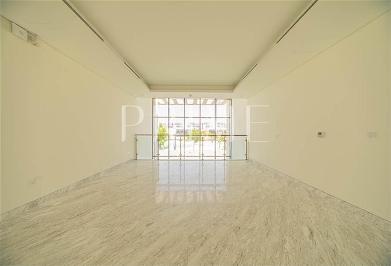 Contemporary 6BR Villa | Prime Luxury Living photo 14