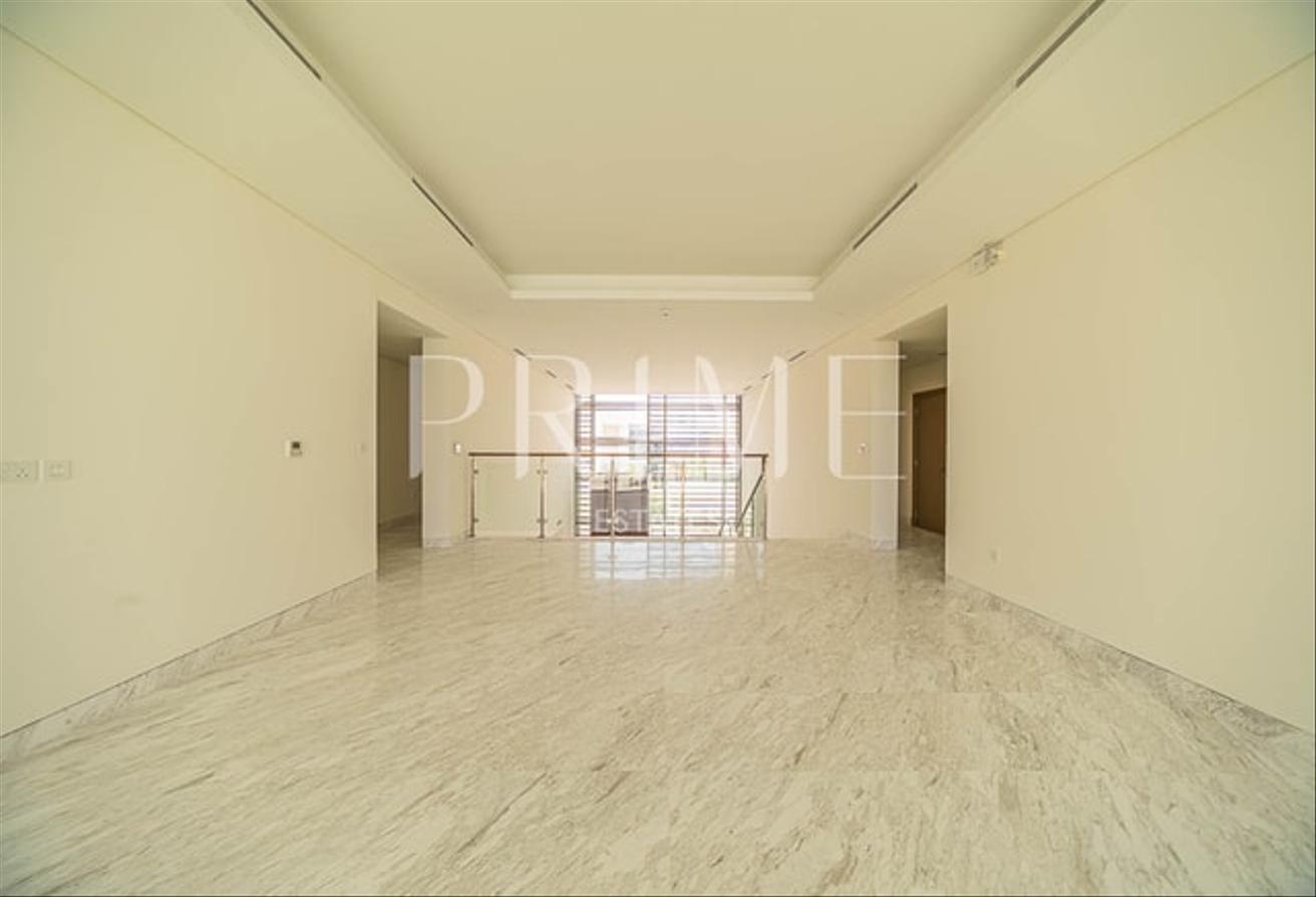 Contemporary 6BR Villa | Prime Luxury Living photo 15