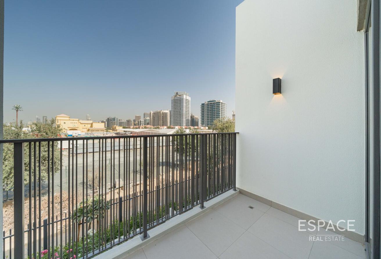 Prime Location | Park View | New Townhouse photo 14