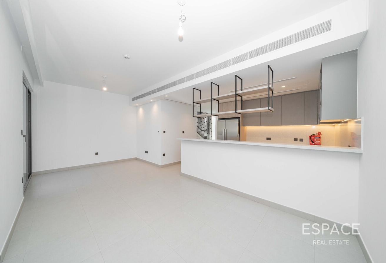 Prime Location | Park View | New Townhouse photo 6