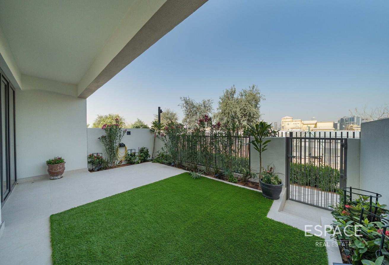 Prime Location | Park View | New Townhouse photo 15