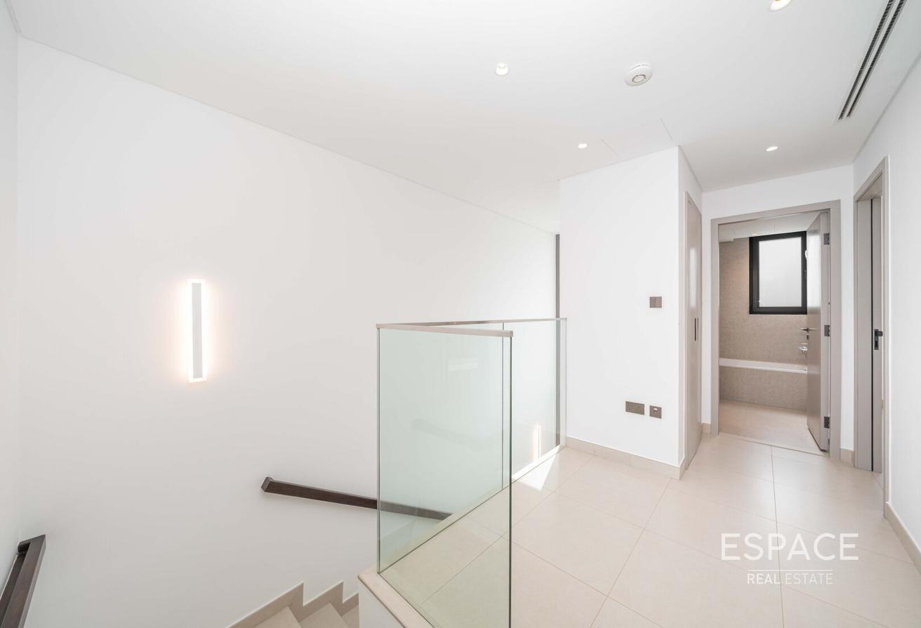 Prime Location | Park View | New Townhouse photo 7