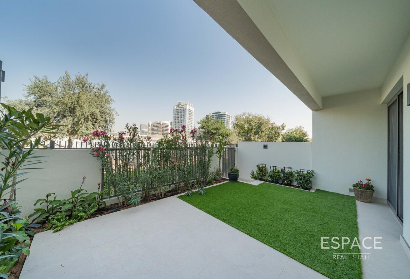 Prime Location | Park View | New Townhouse photo 16