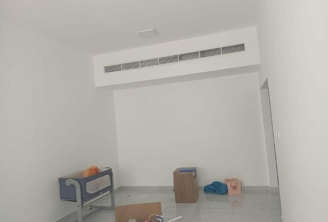 74234004 - Property Image 2