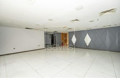 Retail - Studio for rent in Hajar Building - Muwaileh Commercial - Sharjah