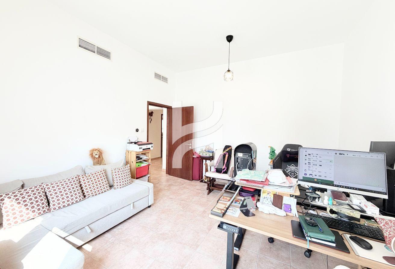 Upgraded Kitchen | Massive Layout | Vacant Soon photo 8