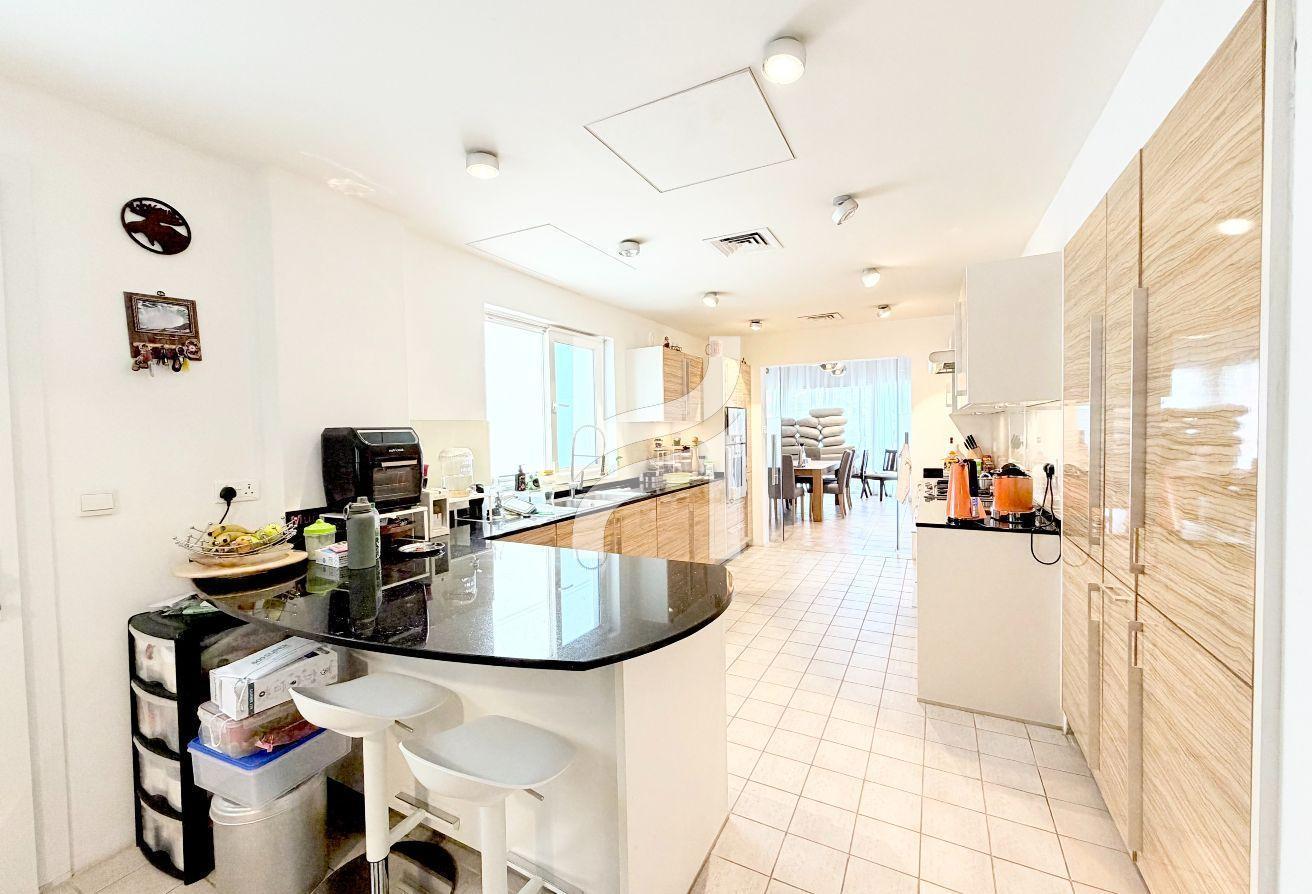 Upgraded Kitchen | Massive Layout | Vacant Soon photo 17