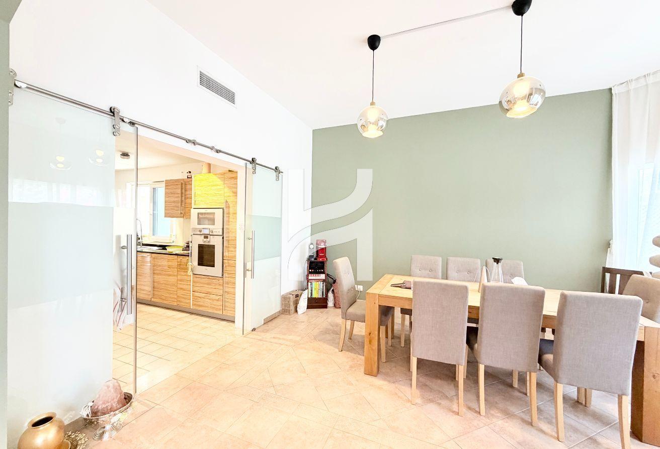Upgraded Kitchen | Massive Layout | Vacant Soon photo 5