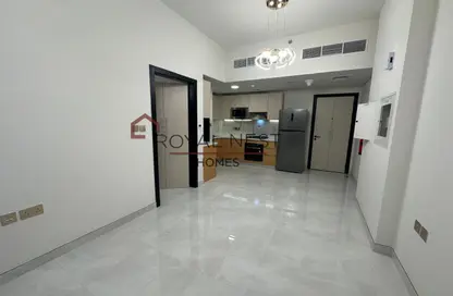 شقة - غرفة نوم - 1 حمام للايجار في سكايز من دانوب - ارجان - دبي