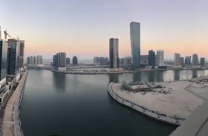 شقة - غرفة نوم - 2 حمامات للايجار في حافة الخليج - الخليج التجاري - دبي