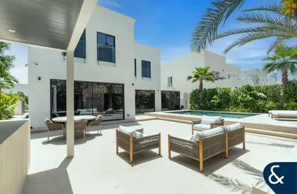 Villa - 5 Bedrooms - 7 Bathrooms for rent in Meadows 1 - Meadows - Dubai