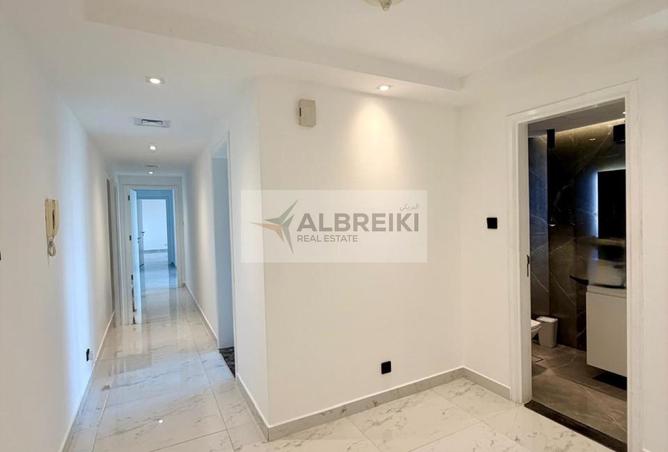 Serene Luminous views |Spacious 3BR Apartment photo 2