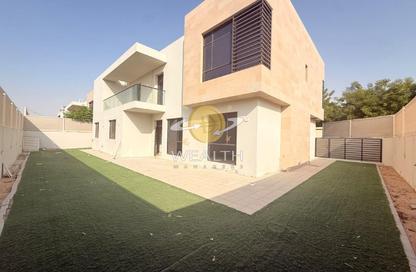 Villa - 5 - 7 for rent in Nasma Residence - Al Tai - Sharjah