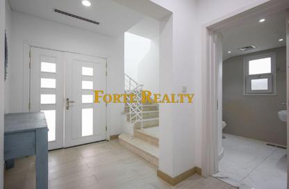 Villa - 2 - 4 for sale in Block I - District 16 - Jumeirah Village Circle - Dubai