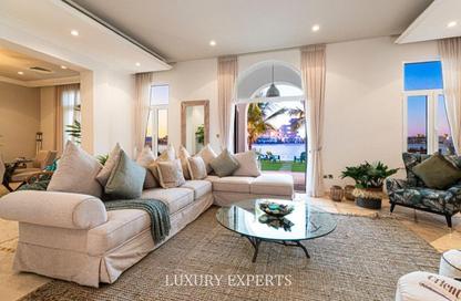 Villa - 6 Bedrooms - 6 Bathrooms for rent in Signature Villas Frond D - Signature Villas - Palm Jumeirah - Dubai