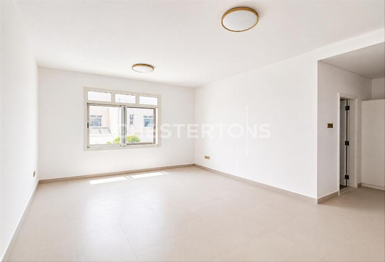 Renovated | Bright | Spacious | Private Pool photo 7