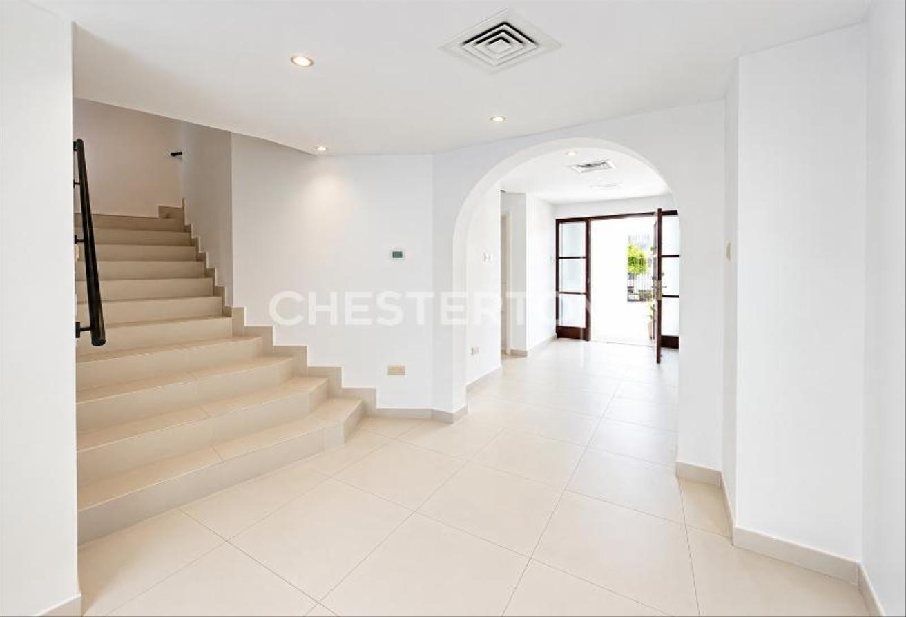 Renovated | Bright | Spacious | Private Pool photo 12