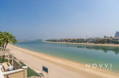 Villa - 5 Bedrooms - 6 Bathrooms for rent in Garden Homes Frond C - Garden Homes - Palm Jumeirah - Dubai