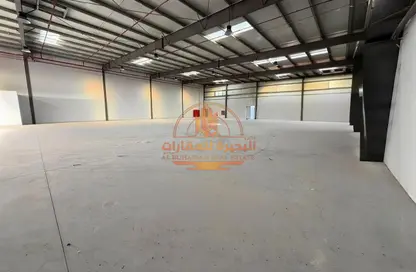Warehouse - Studio - 3 Bathrooms for rent in Al Jlail - Al Sajaa - Sharjah