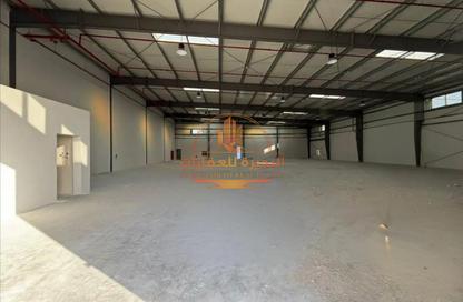 Warehouse - Studio - 3 Bathrooms for rent in Al Jlail - Al Sajaa - Sharjah