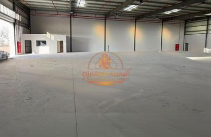 Warehouse - Studio - 3 Bathrooms for rent in Al Jlail - Al Sajaa - Sharjah