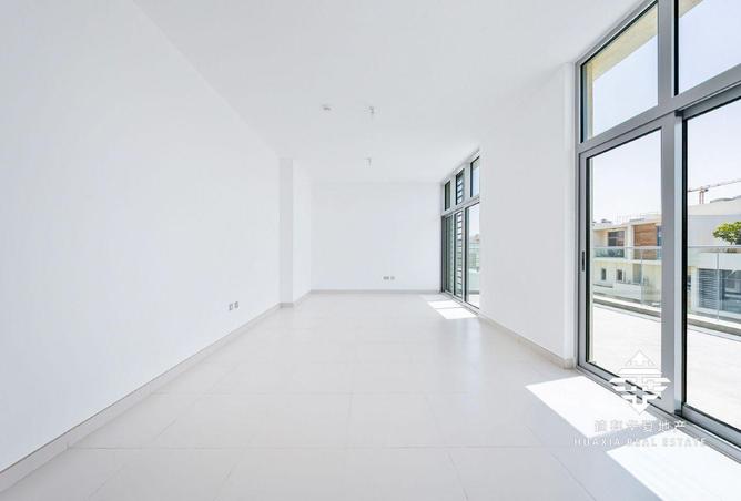 100402142 - Property Image 3