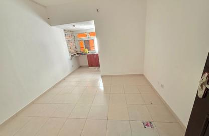 Apartment - Studio - 1 for rent in Fire Station Road - Muwaileh - Sharjah