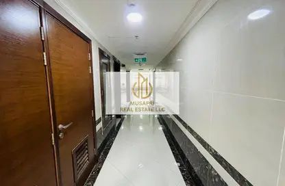 شقة - غرفة نوم - 2 حمامات للايجار في مبنى مويلح - مويلح - الشارقة