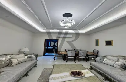 فيلا - 6 غرف نوم - 8 حمامات للبيع في الزاهية - عجمان