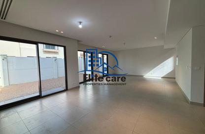 Apartment - 2 Bedrooms - 4 Bathrooms for rent in Bloom Living - Zayed City (Khalifa City C) - Khalifa City - Abu Dhabi