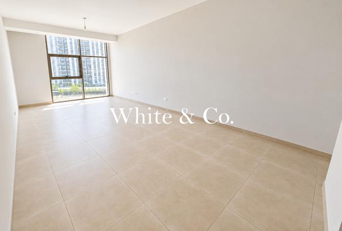 Huge Bedroom | Mid Floor | Enquire Today photo 3