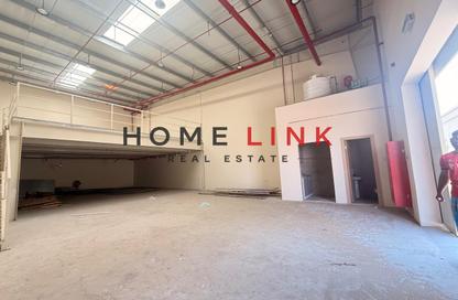 Warehouse - Studio - 4 for sale in Al Jlail - Al Sajaa - Sharjah