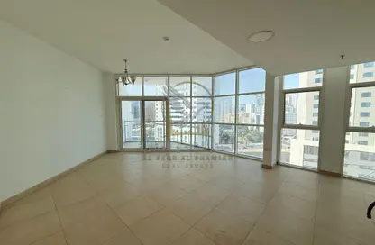 Apartment - 3 Bedrooms - 4 Bathrooms for rent in New Al Taawun Road - Al Taawun - Sharjah