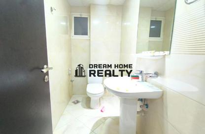 Apartment - 1 Bedroom - 2 Bathrooms for rent in Al Majaz 2 - Al Majaz - Sharjah Apartment - 1 Bedroom - 2 Bathrooms for rent in Al Majaz 2 - Al Majaz - Sharjah
