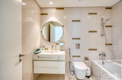 Apartment - 2 Bedrooms - 2 Bathrooms for sale in Beach Vista Tower 1 - Beach Vista - EMAAR Beachfront - Dubai Harbour - Dubai