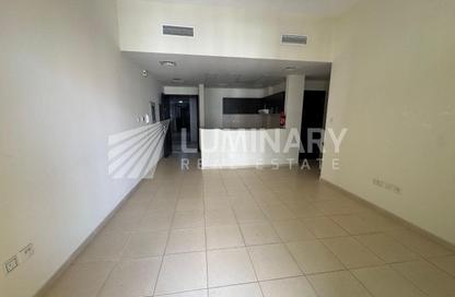 Apartment - 1 Bedroom - 1 Bathroom for rent in Farah Tower 2 - Queue Point - Liwan - Dubai Apartment - 1 Bedroom - 1 Bathroom for rent in Farah Tower 2 - Queue Point - Liwan - Dubai