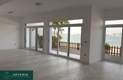 Villa - 5 Bedrooms - 7 Bathrooms for rent in Palma Residences - Palm Jumeirah - Dubai