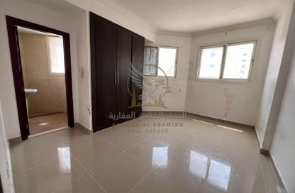 Apartment - 2 Bedrooms - 2 Bathrooms for rent in Al Qulaya'ah - Al Sharq - Sharjah