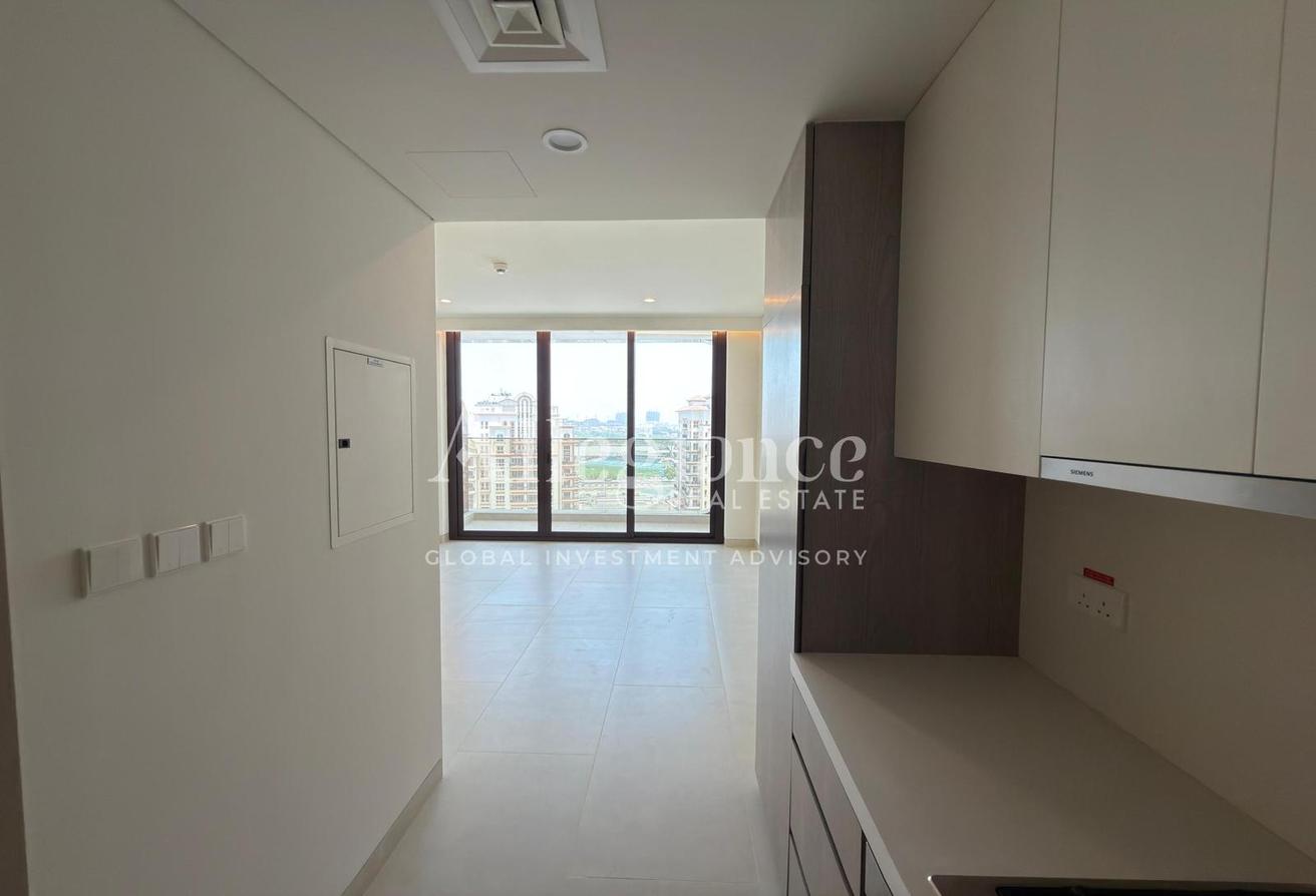 BRAND NEW | SEMI FURNISHED | PREMIUM AMENITIES photo 5