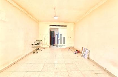 Apartment - 1 Bedroom - 2 Bathrooms for rent in Muwaileh - Sharjah