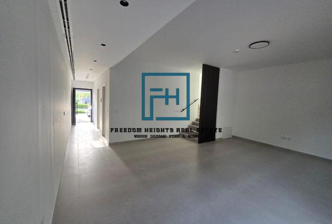 73122971 - Property Image 3