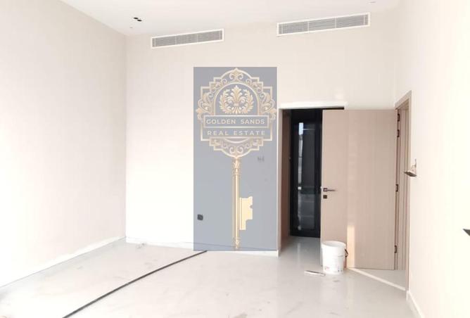 Brand-New 5BR Villa with Private Swimming Pool, Se