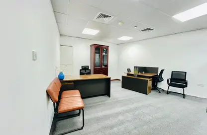 Office Space - Studio - 4 Bathrooms for rent in Twin Tower - Baniyas Road - Deira - Dubai