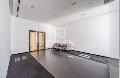 Office Space - Studio - 1 Bathroom for rent in Burj Daman - DIFC - Dubai