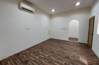 Apartment - 1 Bathroom for rent in Magar Al Dhabi - Falaj Hazzaa - Al Ain
