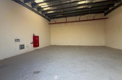 Warehouse - Studio - 1 Bathroom for rent in Al Sajaa Industrial - Al Sajaa - Sharjah