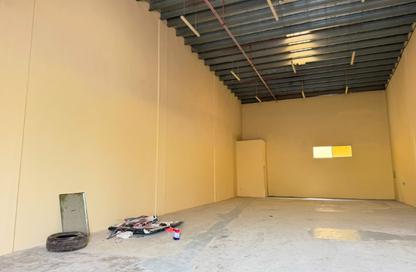 Warehouse - Studio - 1 Bathroom for rent in Al Sajaa Industrial - Al Sajaa - Sharjah