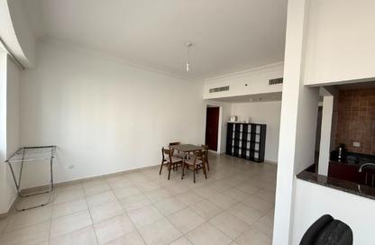 Apartment - 1 - 2 for rent in Lake Shore Tower - JLT Cluster Y - Jumeirah Lake Towers - Dubai Apartment - 1 - 2 for rent in Lake Shore Tower - JLT Cluster Y - Jumeirah Lake Towers - Dubai