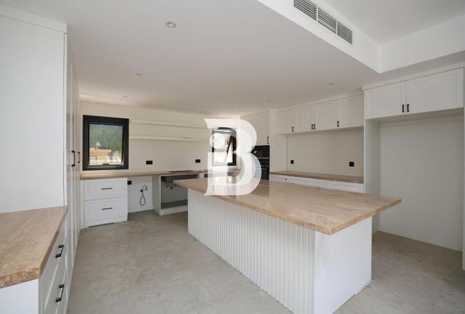 98239207 - Property Image 2