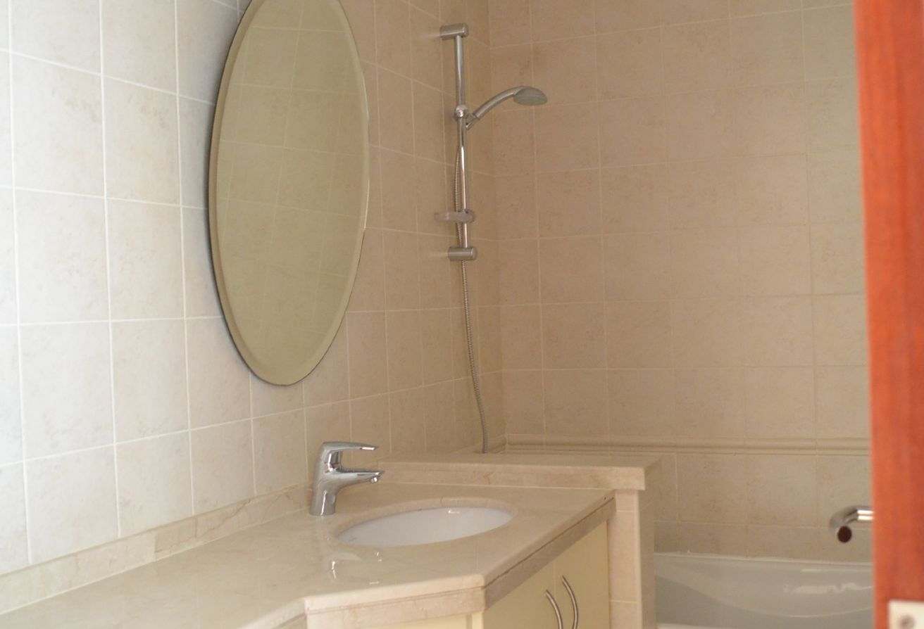 4 bedroom villa in Bungalows Area, Dubai Investment Park (DIP): 8